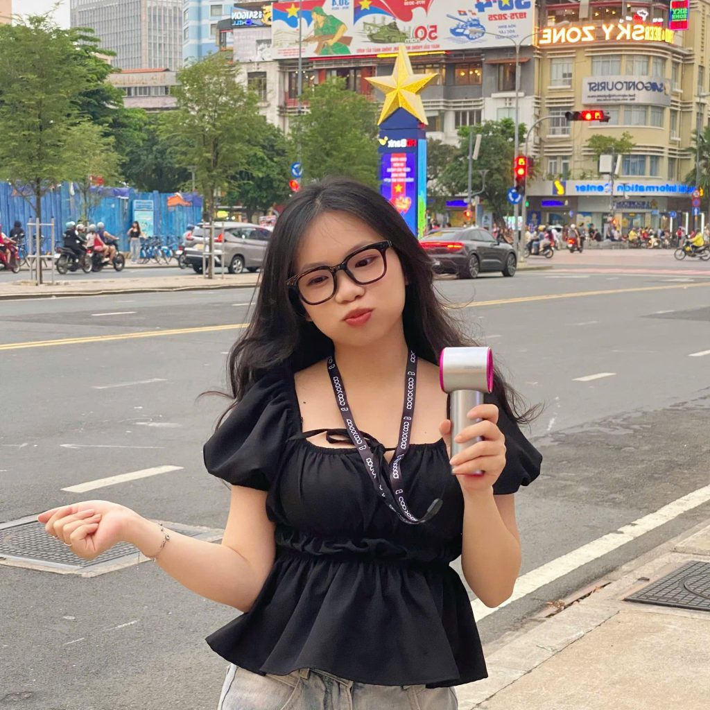 Quỳnh Phương – Team Leader 4 Quỳnh Phương – Team Leader tại EzTrip AI